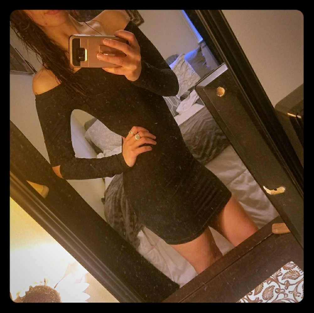 💜5 for $25💜windsor dress with elbow cutout